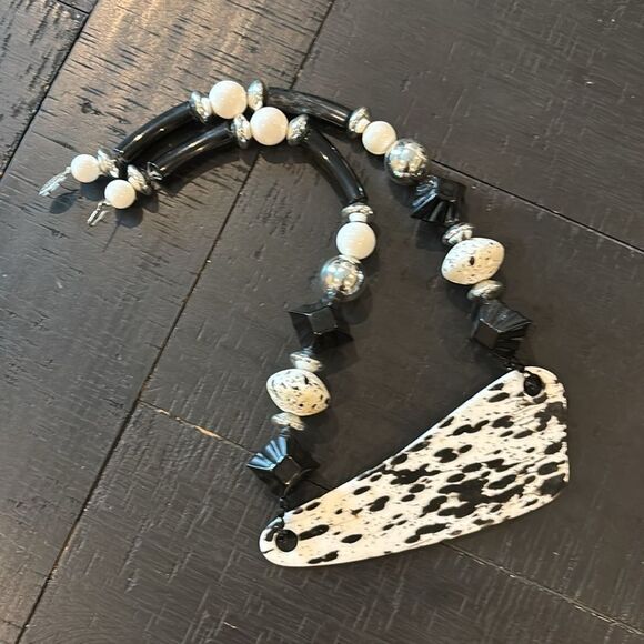 Retro Statement Black and White Acrylic Beaded Necklace 80’s 90’s Geometric​ - Picture 7 of 7